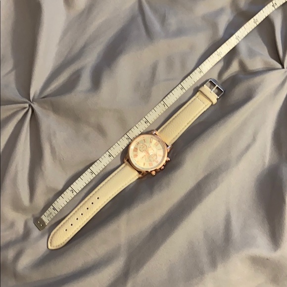 Women’s Watch - Picture 7 of 7